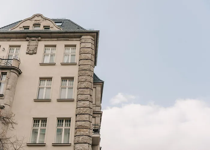 Frankfurter Allee Apartments By Sabine Berlín